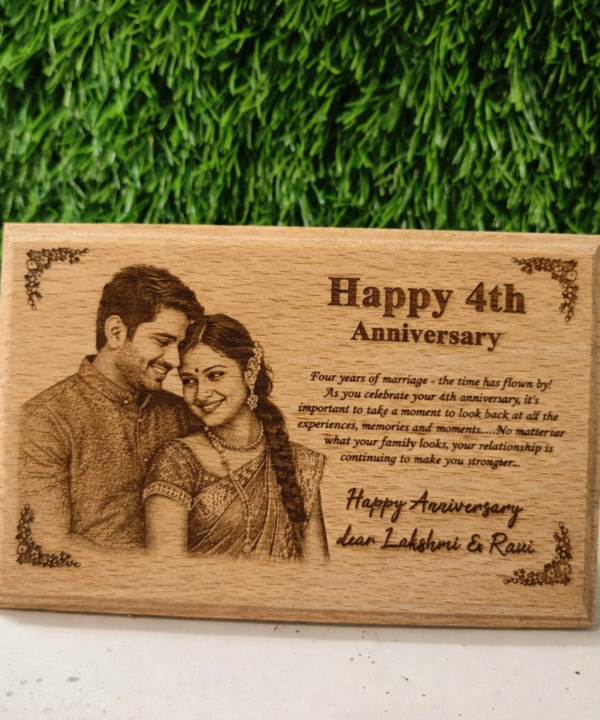 Engraving couple
